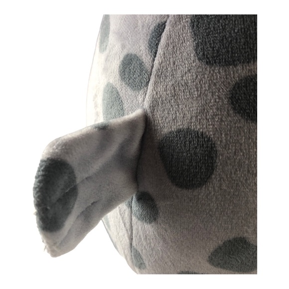Kellytoy Squishmallow Odile-Isis Spotted Gray/Dark Gray Seal Plush 2022 - Picture 3 of 10